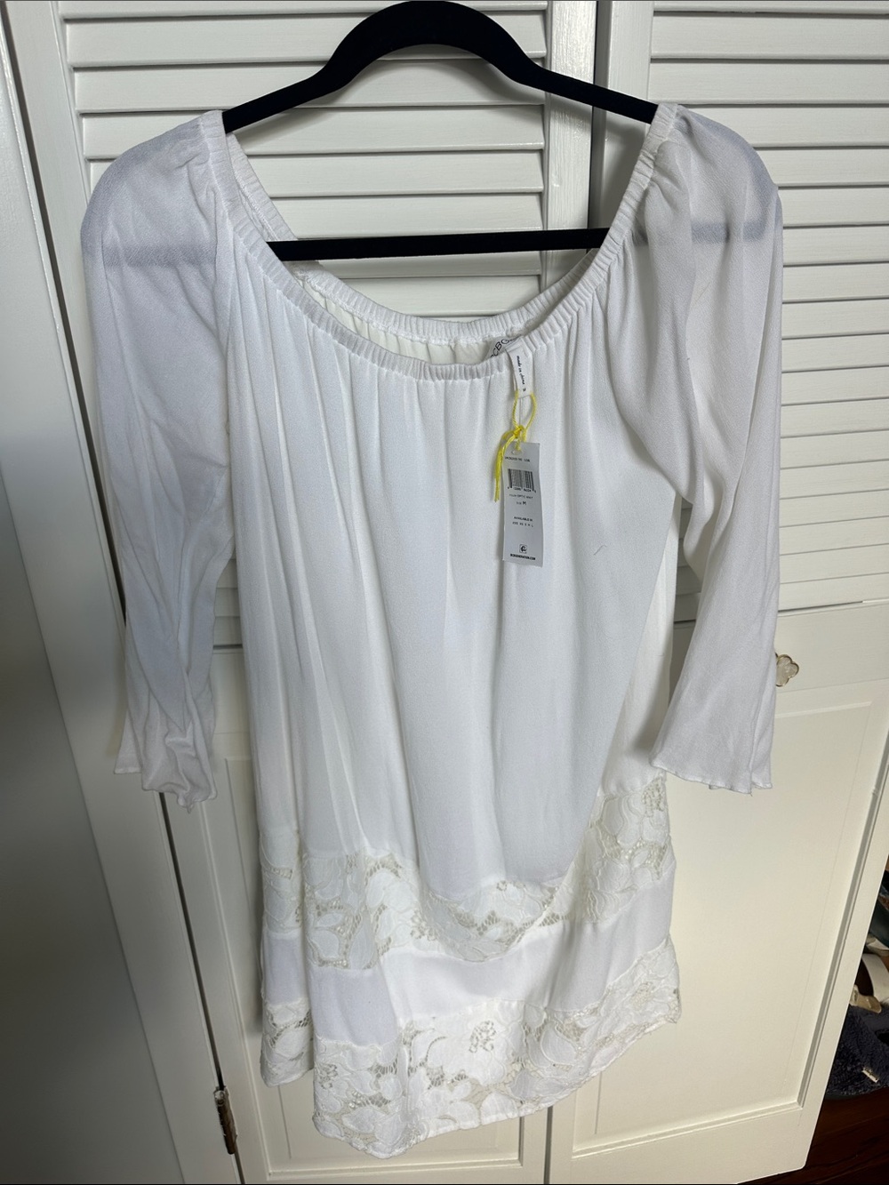 BCBGeneration White Lace-Trim Peasant Tunic